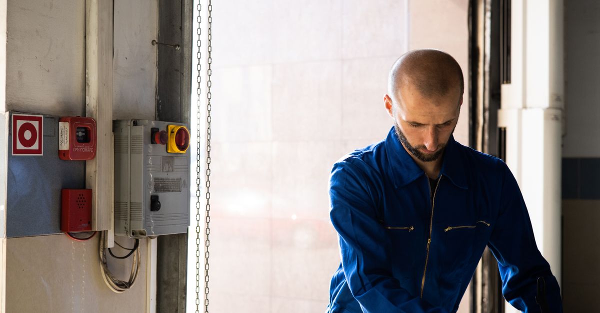 locksmith service technician — Naperville Pro Locksmiths